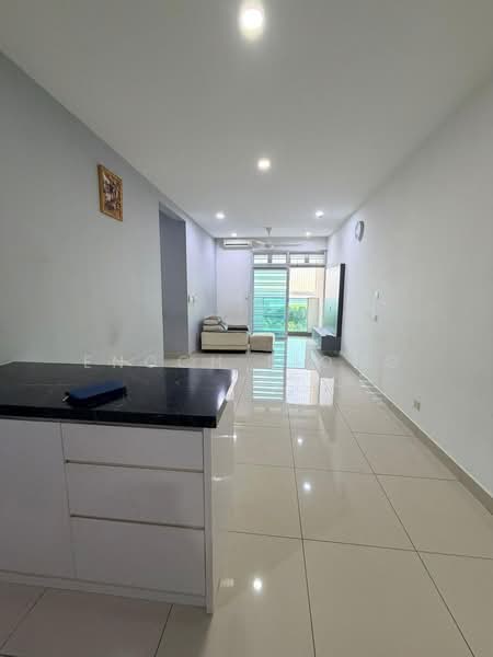 Servis Apartment untuk Disewa di Meridin Bayvue Serviced Apartment - Enoch Liong - Living Room - PropertyGuru.com.my