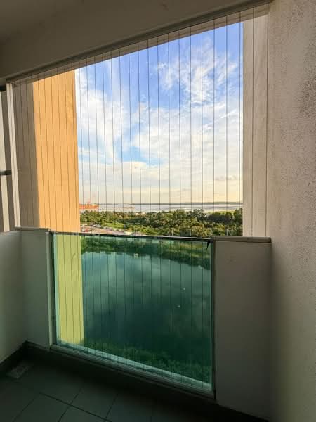 Servis Apartment untuk Disewa di Meridin Bayvue Serviced Apartment - Enoch Liong - Balcony - PropertyGuru.com.my