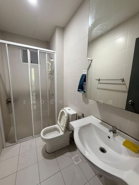 Servis Apartment untuk Disewa di Meridin Bayvue Serviced Apartment - Enoch Liong - Bathroom - PropertyGuru.com.my