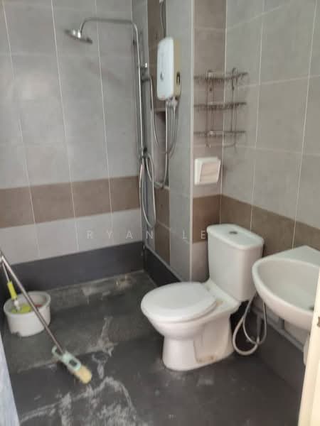 Semi-Detached House for Sale in Taman Aman Perdana (Kapar) - Ryan Lee - Bathroom - PropertyGuru.com.my