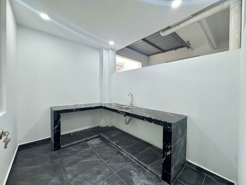 Rumah Teres 2 Tingkat untuk Dijual di Taman Pulai Hijauan (Skudai) - Melinda Ee - Kitchen - PropertyGuru.com.my