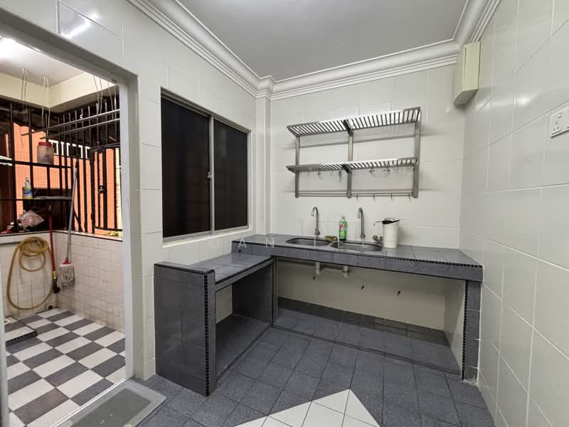 Rumah Flat untuk Dijual di Taman Sungai Besi - Joan Lee - Kitchen - PropertyGuru.com.my