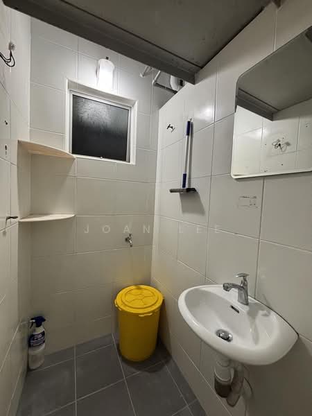 Rumah Flat untuk Dijual di Taman Sungai Besi - Joan Lee - Bathroom - PropertyGuru.com.my