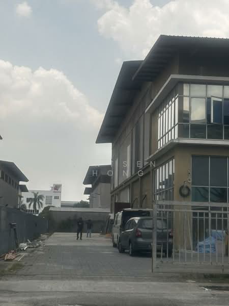 Warehouse for Rent in Taman Sains Selangor (Kota Damansara) - Jentsen Thong - Exterior - PropertyGuru.com.my
