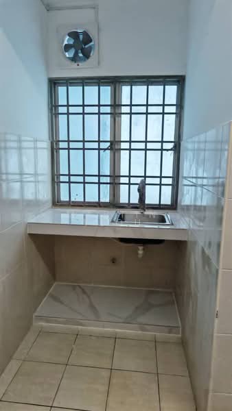 Kondominium untuk Disewa di Angkasa Condominiums - Martin Yeoh - Kitchen - PropertyGuru.com.my