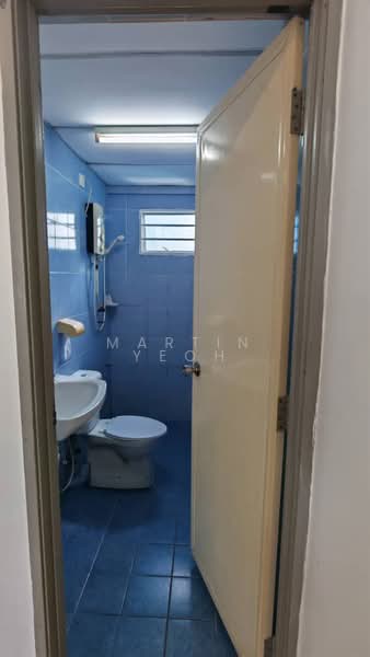 Kondominium untuk Disewa di Angkasa Condominiums - Martin Yeoh - Bathroom - PropertyGuru.com.my