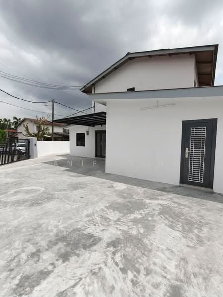 2-storey Terraced House for Sale in Taman Bukit Jaya (Ulu Tiram) - Daniel Yong - Exterior - PropertyGuru.com.my