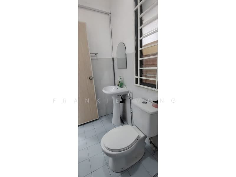 Rumah Bandar untuk Dijual di Batu 9 (Cheras) - Frankie Wong - PropertyGuru.com.my