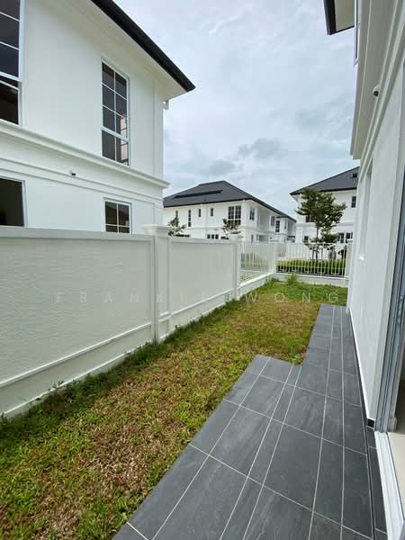 Rumah Teres 2-Tingkat untuk Dijual di Eco Majestic (Semenyih) - Frankie Wong - PropertyGuru.com.my