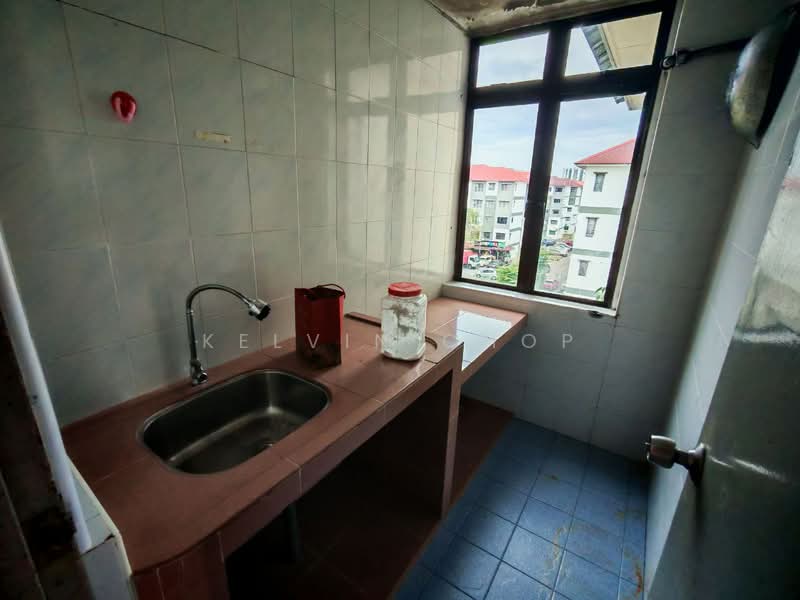 Rumah Flat untuk Dijual di Bandar Baru Permas Jaya - Kelvin Chop - Kitchen - PropertyGuru.com.my