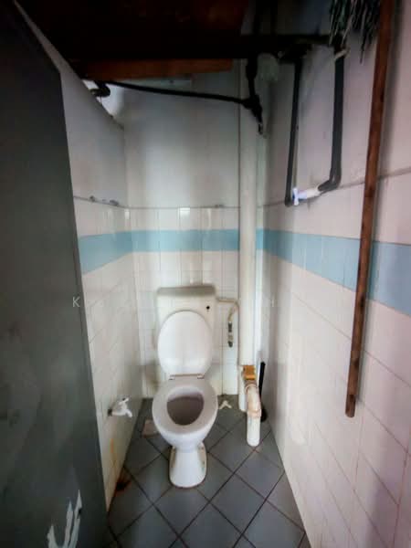 Rumah Flat untuk Dijual di Bandar Baru Permas Jaya - Kelvin Chop - Bathroom - PropertyGuru.com.my