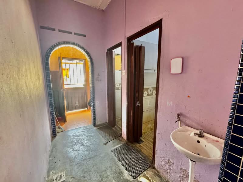 1-storey Terraced House for Sale in Taman Jaya Utama (Telok Panglima Garang) - Hairi Halim - PropertyGuru.com.my