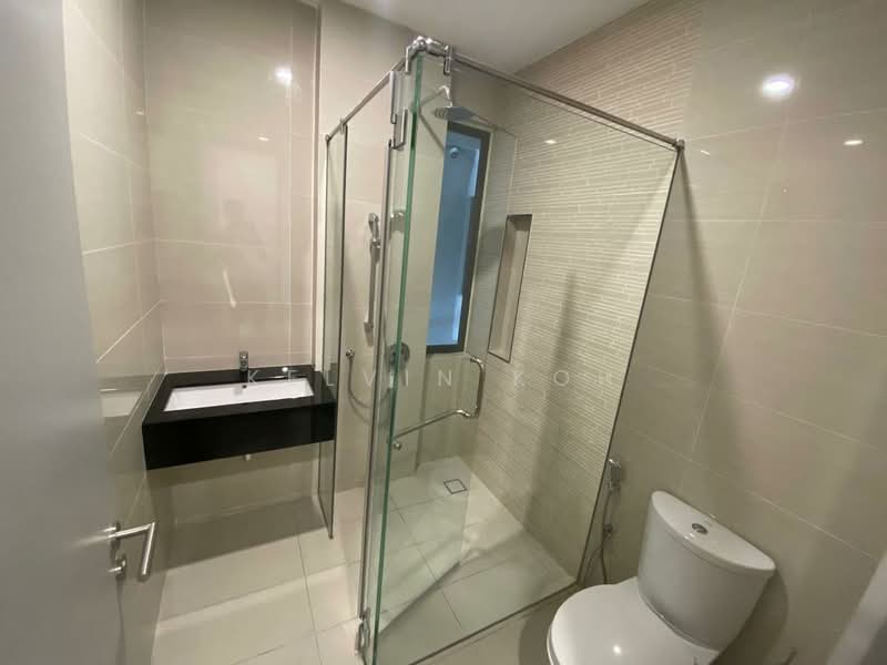 Service Residence for Sale at Sapphire Paradigm - Kelvin Koh - Bathroom - PropertyGuru.com.my