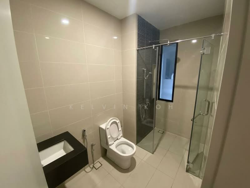 Service Residence for Sale at Sapphire Paradigm - Kelvin Koh - Bathroom - PropertyGuru.com.my