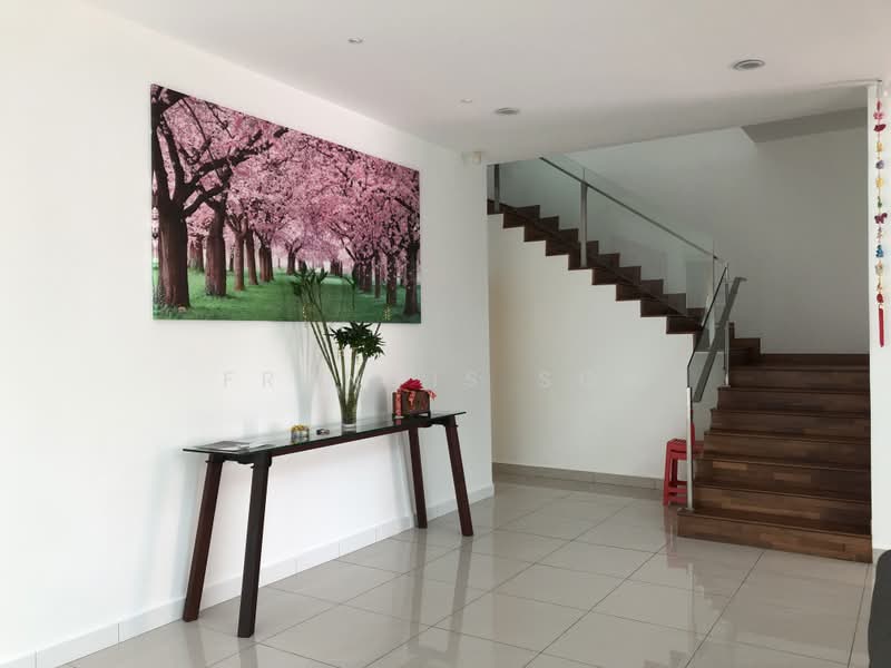 Semi-Detached House for Sale in Taman Damai Utama (Bandar Kinrara) - Francis Soh - Entrance - PropertyGuru.com.my