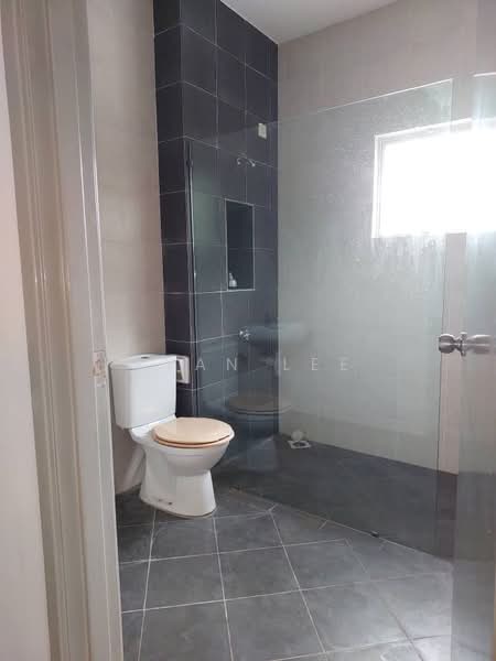 Semi-Detached House for Sale in Taman Aman Perdana (Kapar) - Ryan Lee - Bathroom - PropertyGuru.com.my