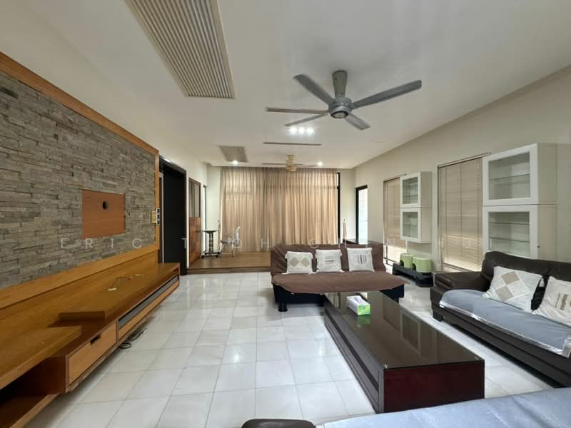 Semi-Detached House for Rent in Bukit Gita Bayu (Seri Kembangan) - Eric Teoh Chin Hui - Living Room - PropertyGuru.com.my