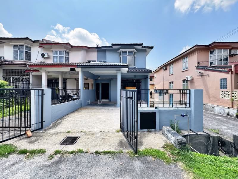 Rumah Teres 2 Tingkat untuk Dijual di Taman Dahlia (Sepang) - Muhd Ajwad - Exterior - PropertyGuru.com.my