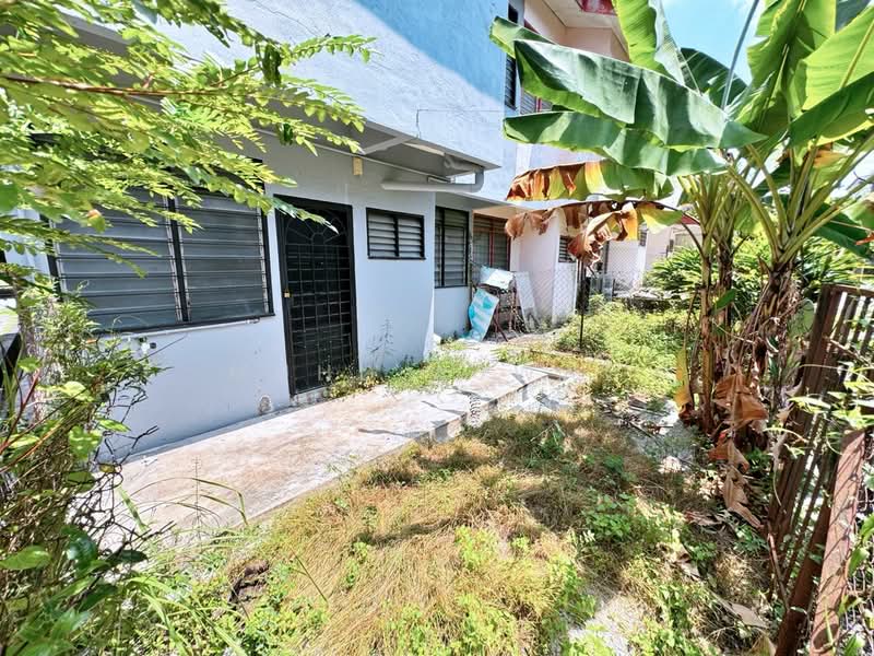 Rumah Teres 2 Tingkat untuk Dijual di Taman Dahlia (Sepang) - Muhd Ajwad - Backyard - PropertyGuru.com.my