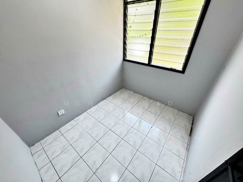 Rumah Teres 2 Tingkat untuk Dijual di Taman Dahlia (Sepang) - Muhd Ajwad - Room - PropertyGuru.com.my