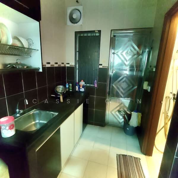 2-storey Terraced House for Sale in Taman Setia Indah (Tebrau) - Cassie Chin - Kitchen - PropertyGuru.com.my