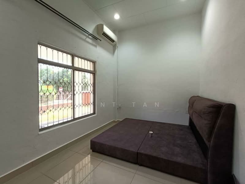 Rumah Banglo untuk Dijual di Taman Majidee (Johor Bahru) - Kent Tan - Bedroom - PropertyGuru.com.my