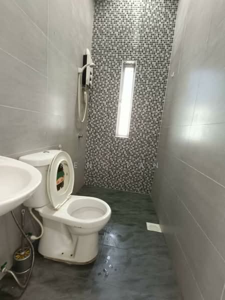 Rumah Banglo untuk Dijual di Taman Majidee (Johor Bahru) - Kent Tan - Bathroom - PropertyGuru.com.my