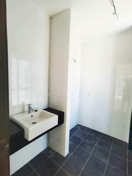 Condominium for Sale at Platinum III - Hong Keat Loh - Bathroom - PropertyGuru.com.my