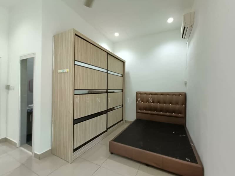 Bungalow for Rent in Taman Majidee (Johor Bahru) - Kent Tan - Bedroom - PropertyGuru.com.my