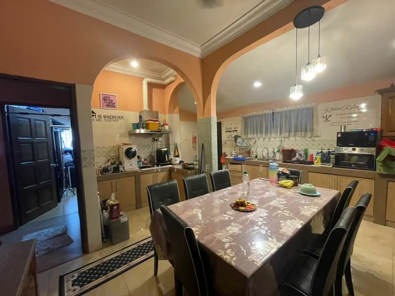 Rumah Banglo untuk Dijual di Taman Sea (Petaling Jaya) - Kent Fatt - Kitchen - PropertyGuru.com.my