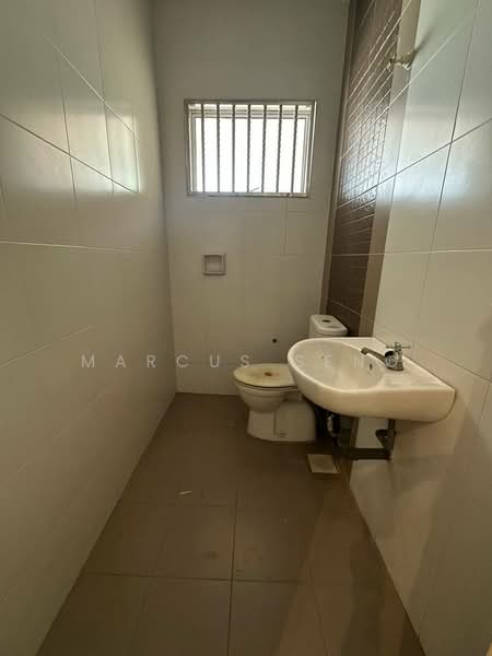 Rumah Teres 2 Tingkat untuk Dijual di Menglembu (Perak) - Marcus Seng - Bathroom - PropertyGuru.com.my