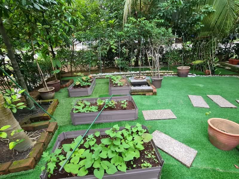 Semi-Detached House for Sale in Presint 18 (Putrajaya) - NoraFizah Gapar - Garden - PropertyGuru.com.my