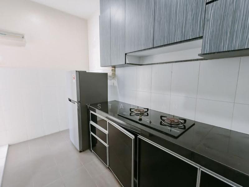 Kediaman Servis untuk Dijual di Jentayu Residensi @ Tampoi - Crystal Tan - Kitchen - PropertyGuru.com.my