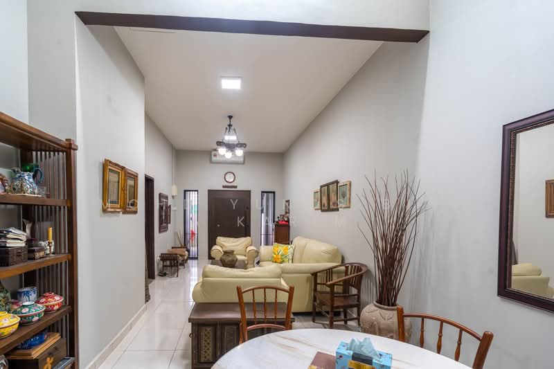 Rumah Teres 1 Tingkat untuk Dijual di Telok Panglima Garang (Selangor) - Mohd Yunos Bin A.Karim - Living Room - PropertyGuru.com.my