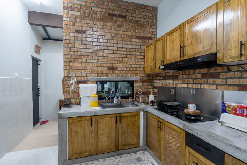 Rumah Teres 1 Tingkat untuk Dijual di Telok Panglima Garang (Selangor) - Mohd Yunos Bin A.Karim - Kitchen - PropertyGuru.com.my