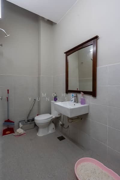 Rumah Teres 1 Tingkat untuk Dijual di Telok Panglima Garang (Selangor) - Mohd Yunos Bin A.Karim - Bathroom - PropertyGuru.com.my