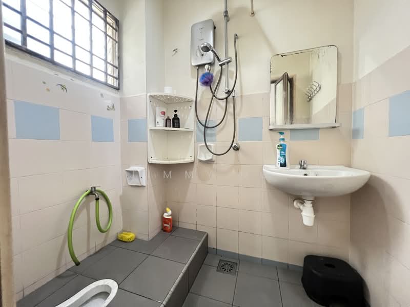 2-storey Terraced House for Sale in Bandar Mahkota Cheras (Cheras) - Jimmy Ng - Bathroom - PropertyGuru.com.my