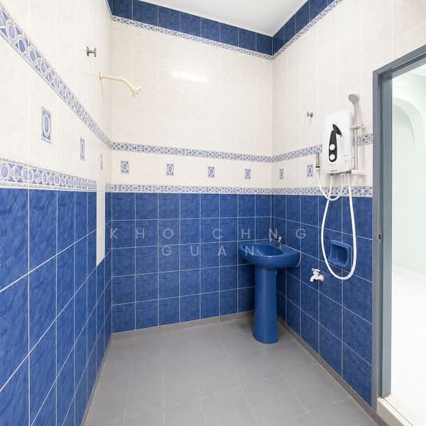 2-storey Terraced House for Sale in BANDAR PUCHONG JAYA (Puchong) - Kho Chng Guan - Bathroom - PropertyGuru.com.my