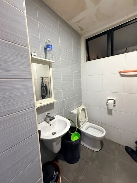 Servis Apartment untuk Dijual di Sky Oasis Residence (Pangsapuri Oasis 1) - Daniel Yong - Bathroom - PropertyGuru.com.my