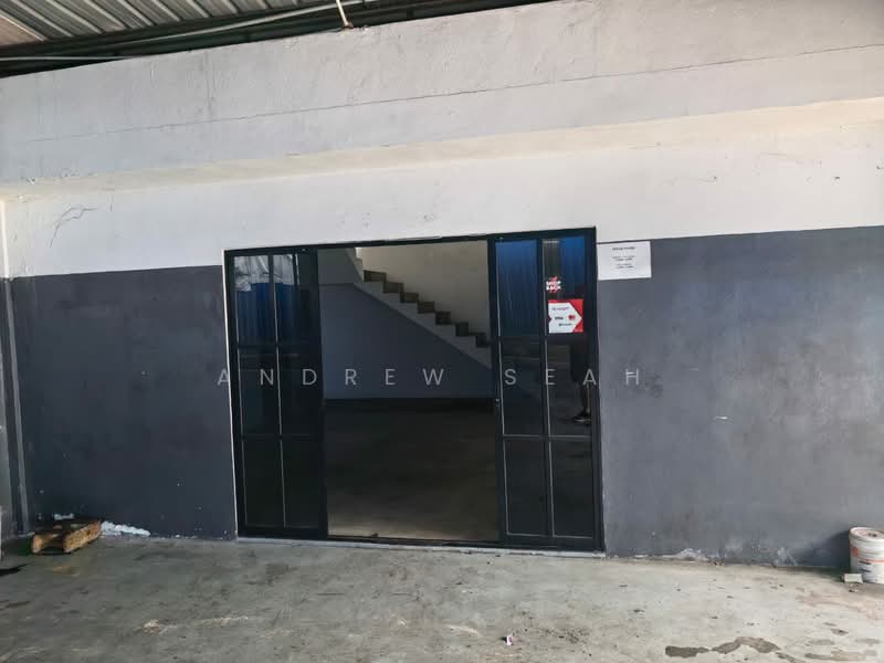 Semi-D Factory for Rent in Taman Industri Sungai Buloh (Sungai Buloh) - Andrew Seah - Entrance - PropertyGuru.com.my