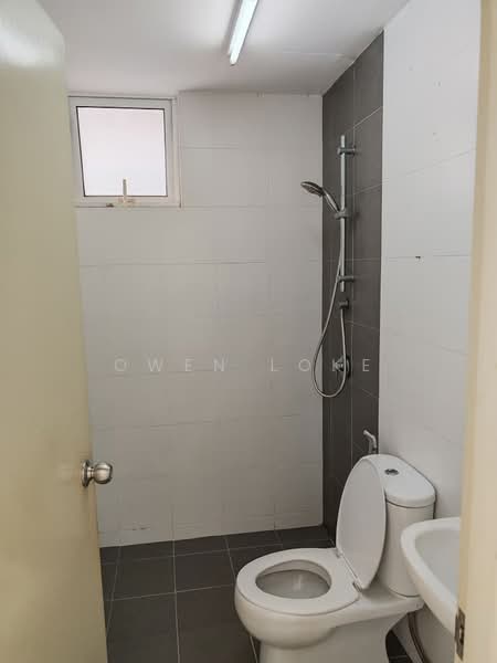 Servis Apartment untuk Disewa di Pacific Place - Owen Loke - Bathroom - PropertyGuru.com.my