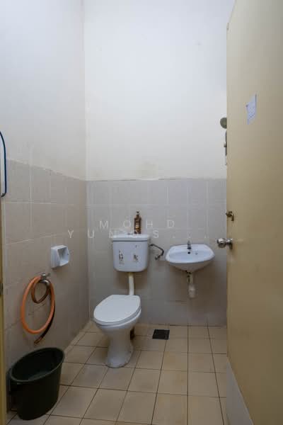 1-storey Terraced House for Sale in Semenyih (Selangor) - Mohd Yunos Bin A.Karim - Bathroom - PropertyGuru.com.my