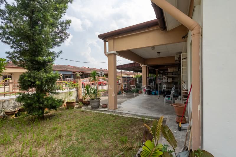 1-storey Terraced House for Sale in Semenyih (Selangor) - Mohd Yunos Bin A.Karim - Exterior - PropertyGuru.com.my