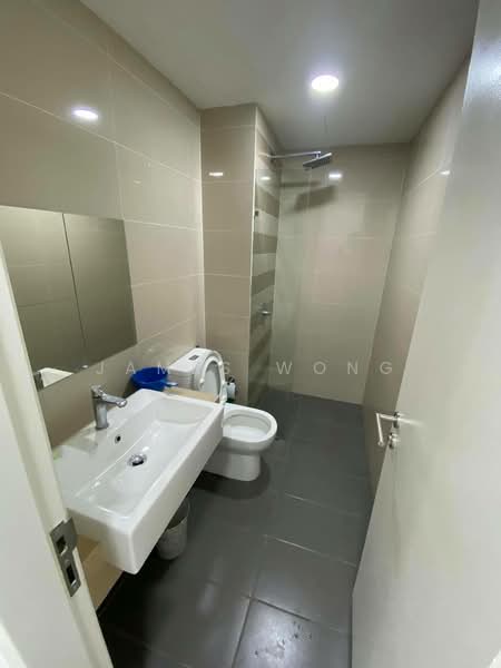 Servis Apartment untuk Disewa di Danau Kota Suite Apartments - James Wong - Bathroom - PropertyGuru.com.my