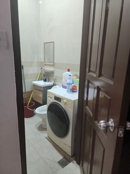 Link Bungalow for Sale in Taman Tasik Prima (Puchong) - Gerrard Lim - Bathroom - PropertyGuru.com.my