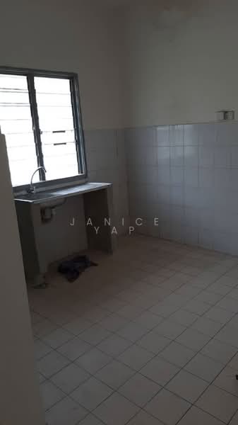 Rumah Teres 2 Tingkat untuk Dijual di Bandar Putra Permai (Seri Kembangan) - Janice Yap - Kitchen - PropertyGuru.com.my