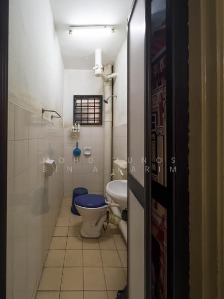 Kondominium untuk Dijual di Indah Condominium - Mohd Yunos Bin A.Karim - Bathroom - PropertyGuru.com.my