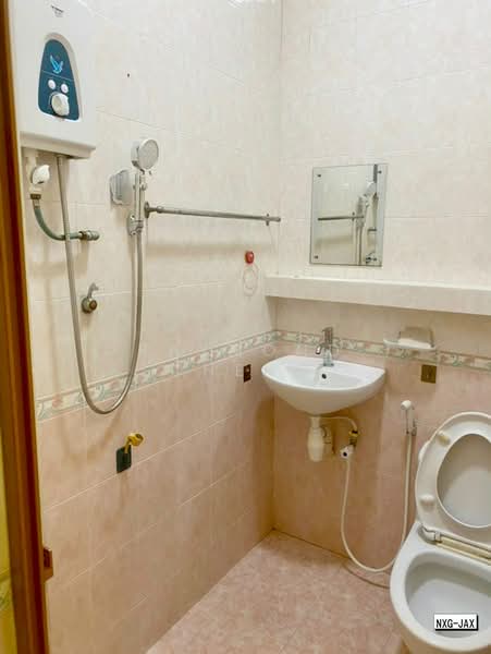 Rumah Teres 1 Tingkat untuk Disewa di Taman Mayang (Petaling Jaya) - Raymond Cheng - Bathroom - PropertyGuru.com.my