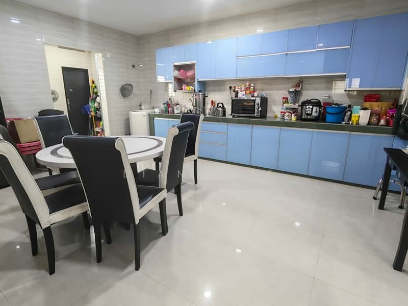 Semi-Detached House for Sale in Taman Aman Perdana (Kapar) - Diana See - Kitchen - PropertyGuru.com.my