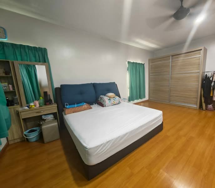 Semi-Detached House for Sale in Taman Aman Perdana (Kapar) - Diana See - Bedroom - PropertyGuru.com.my
